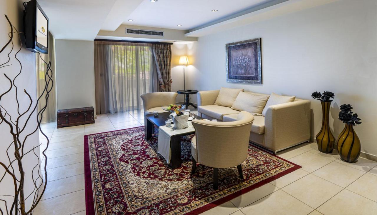 Amalias Hotel Kourouta Ngoại thất bức ảnh