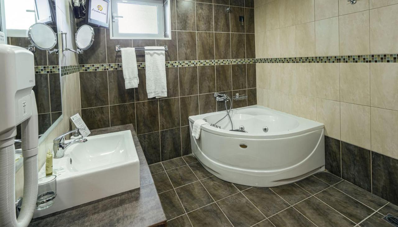 Amalias Hotel Kourouta Ngoại thất bức ảnh